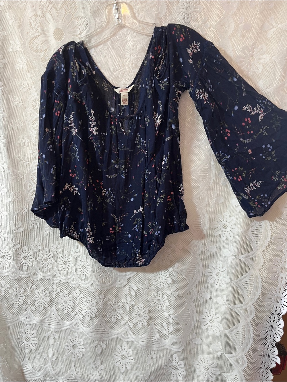 😻5for$15😻 Arizona Jeans Floral Navy Cold Shoulder Peasant, Bell Sleeves XXL